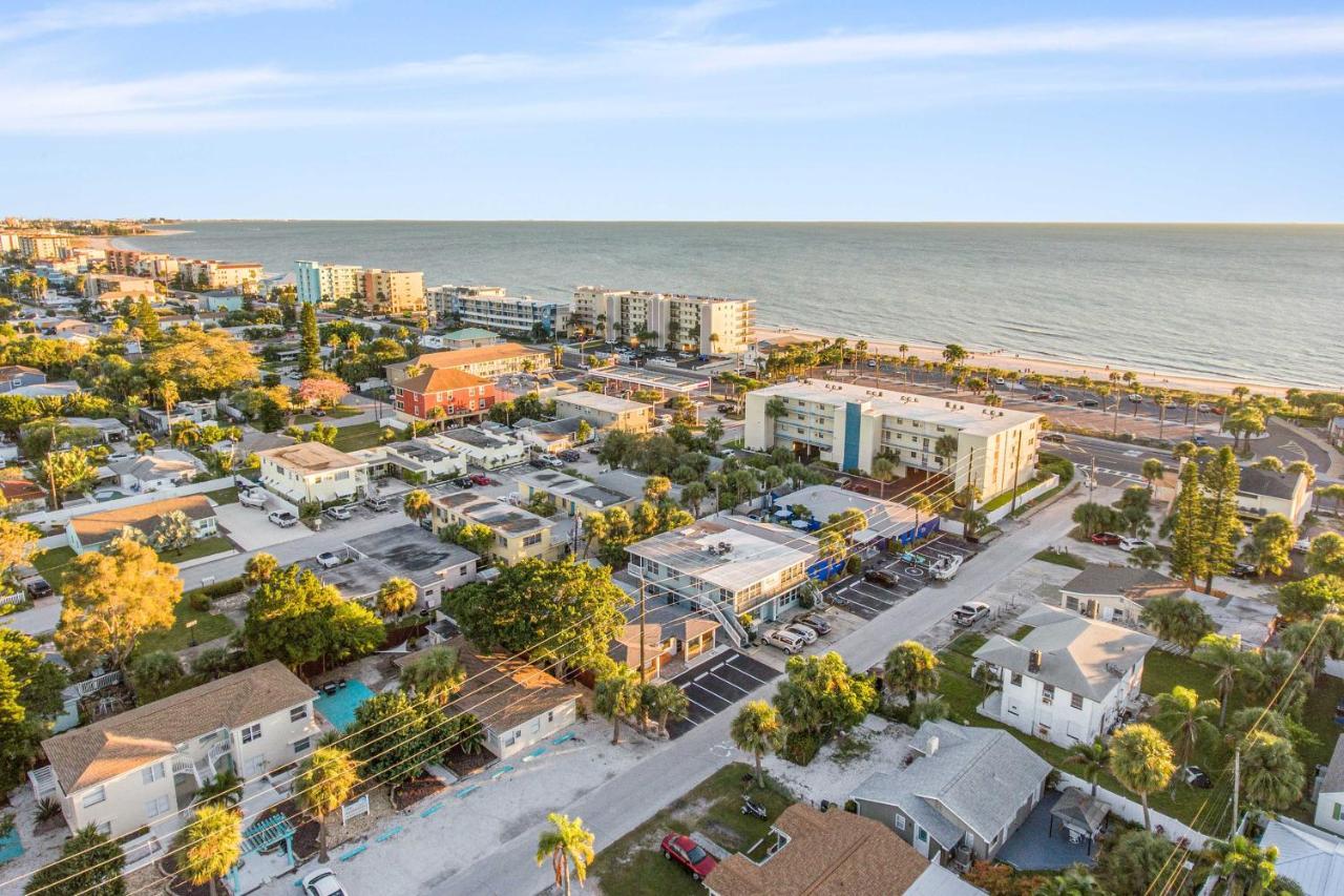 Well-Appointed Madeira Beach Condo With Patio! Сент-Піт-Біч Екстер'єр фото